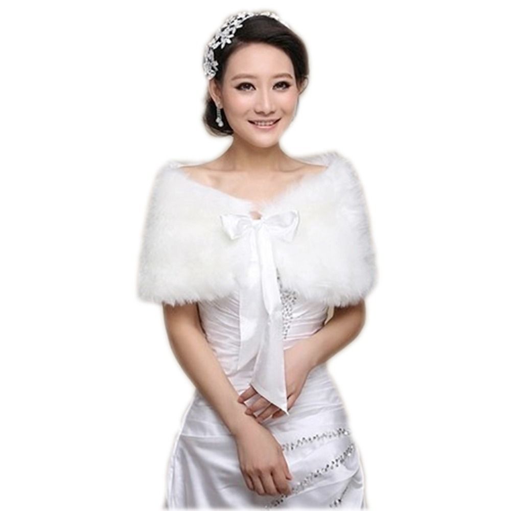 Winter Cape White Fur Shawl We – обзор и цена Winter Clothing Essentials